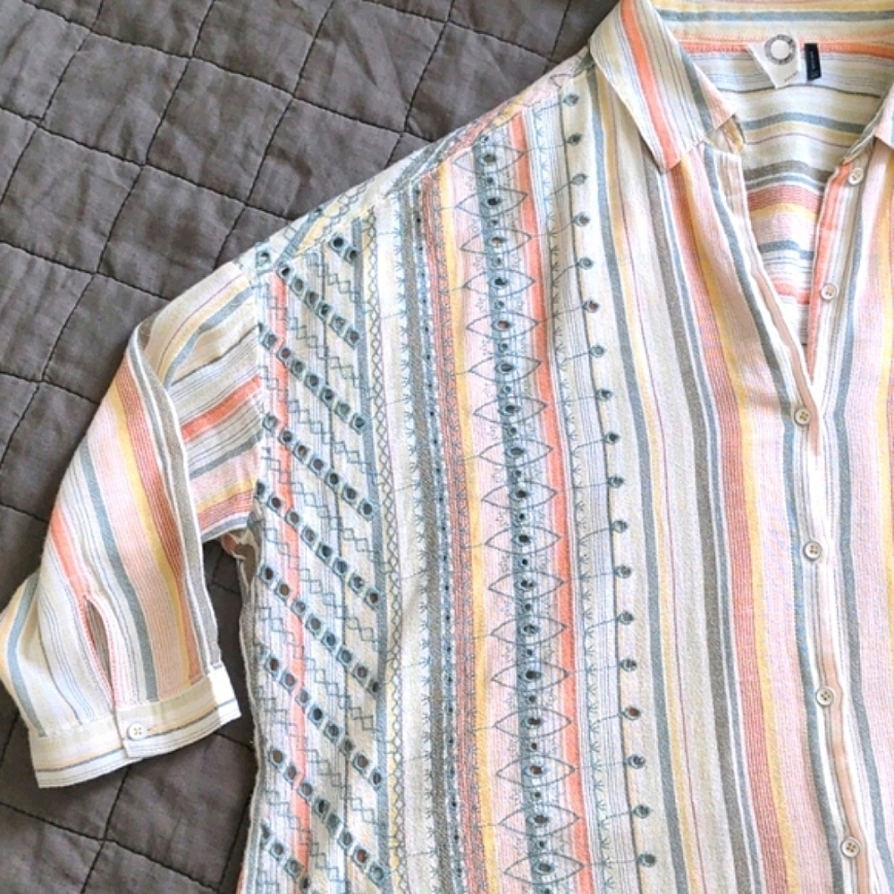 Akemi+ Kin by Anthropologie button down - Picture 3 of 8